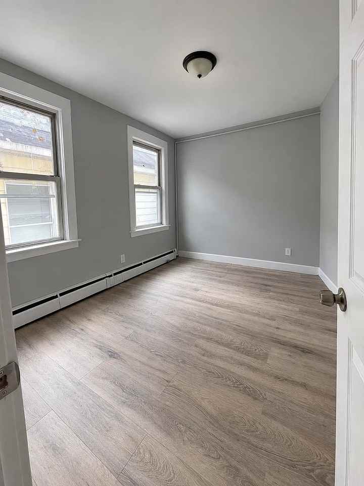 315 Watson Ave #4A - Photo 2 of 8