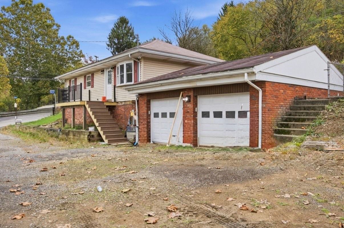 3046 Trafford Rd - Photo 3 of 14