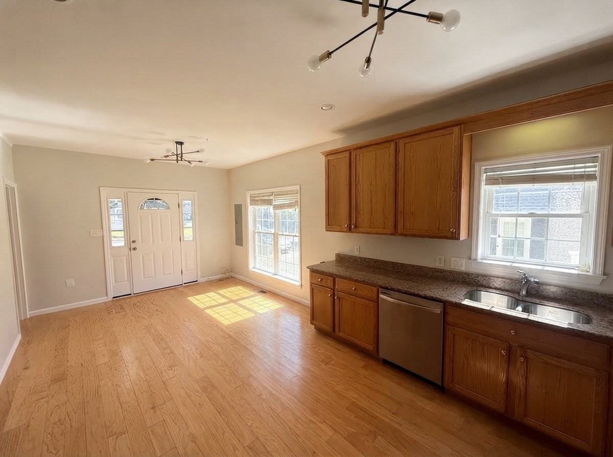 107 Poe Ave - Photo 2 of 10