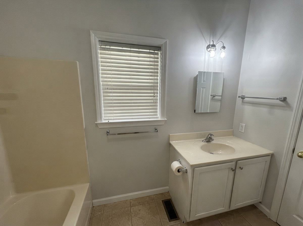 107 Poe Ave - Photo 3 of 10