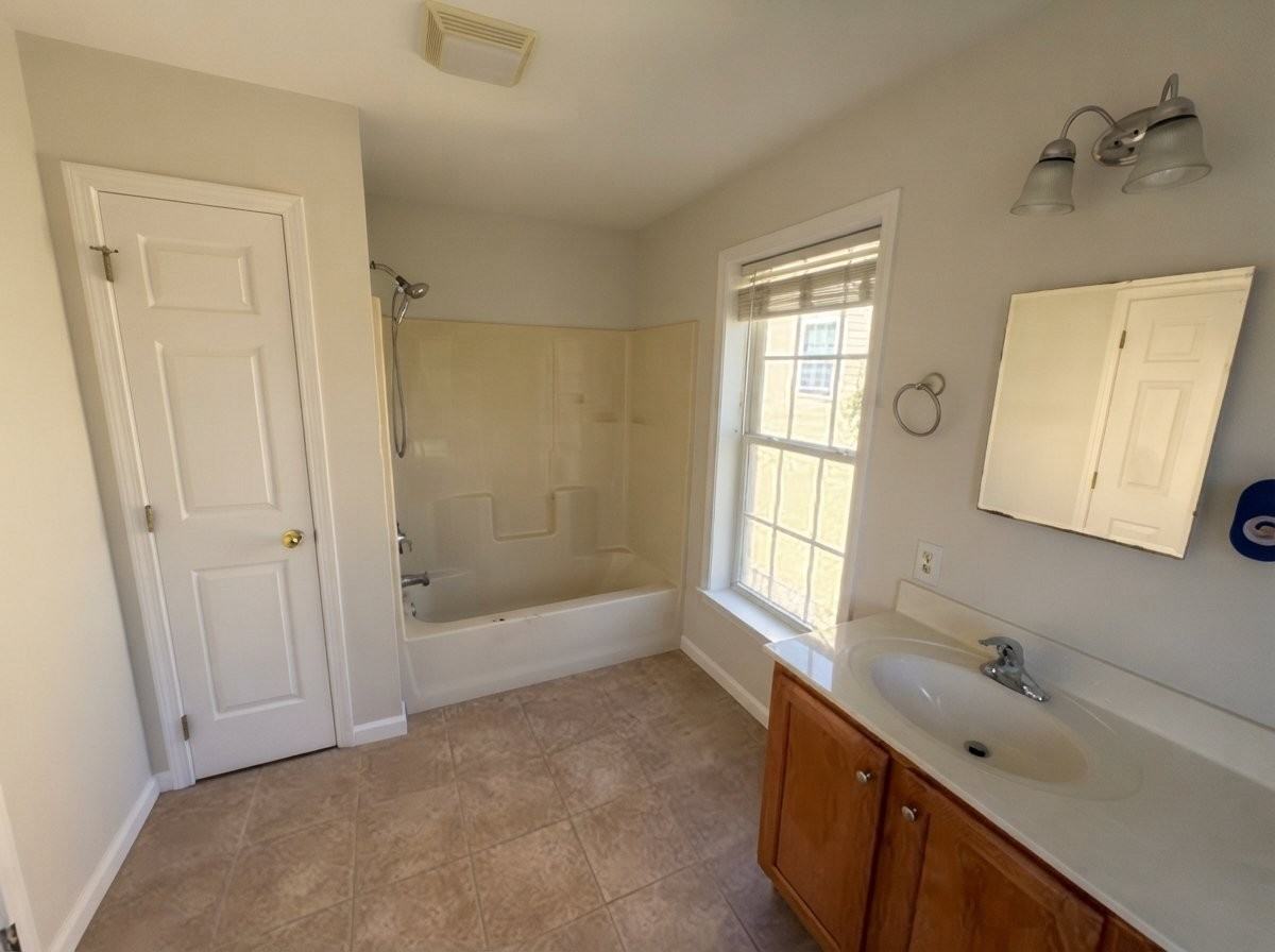 107 Poe Ave - Photo 4 of 10