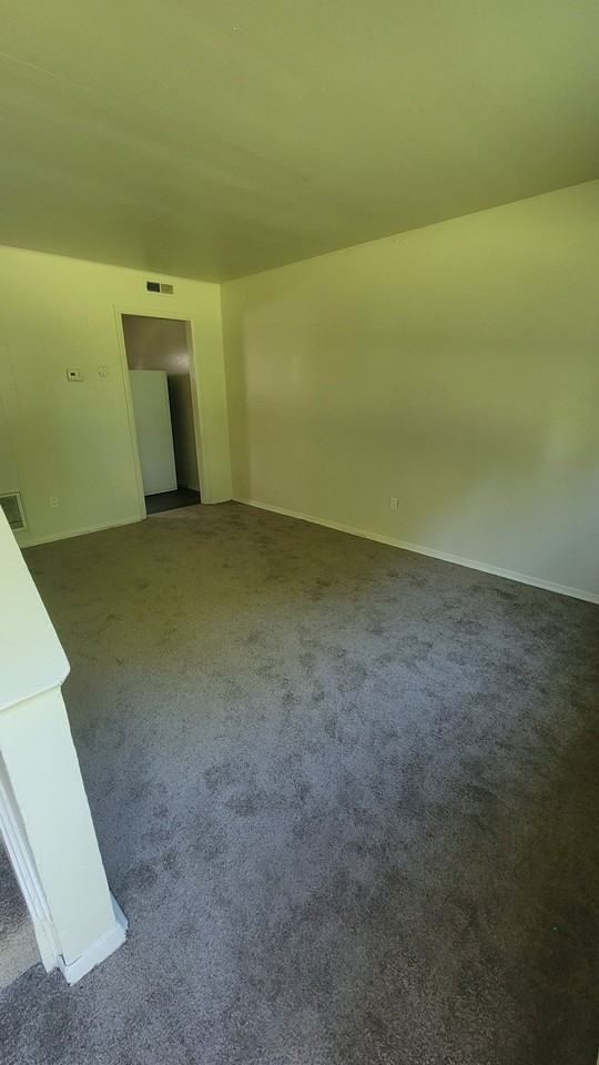2225 Williamsburg Rd - Photo 7 of 10