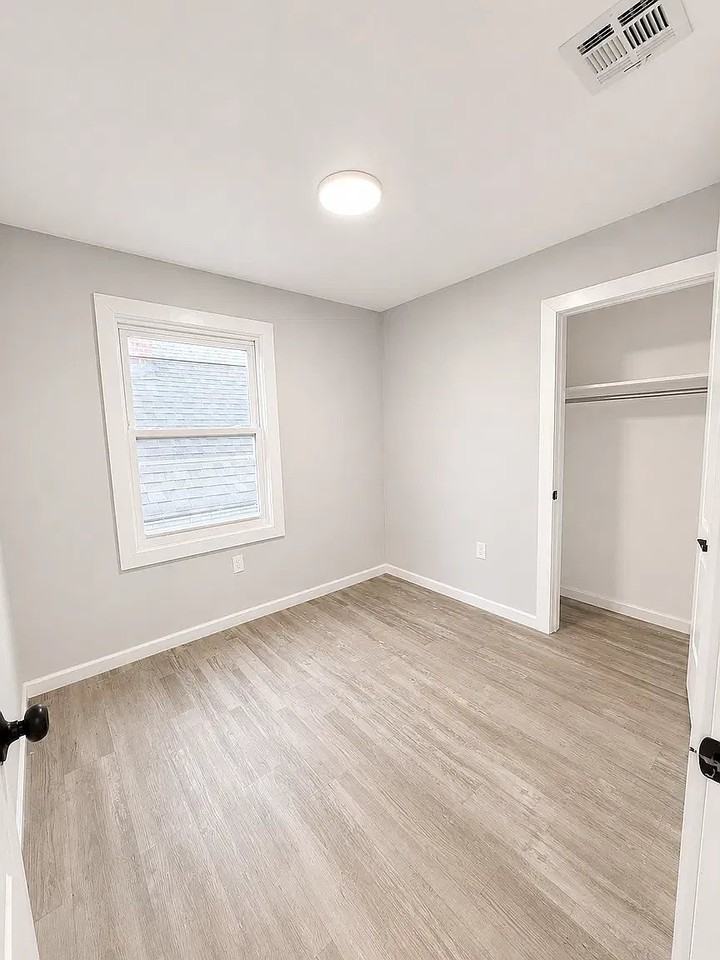 49 S 12th St #3 - Photo 7 of 12