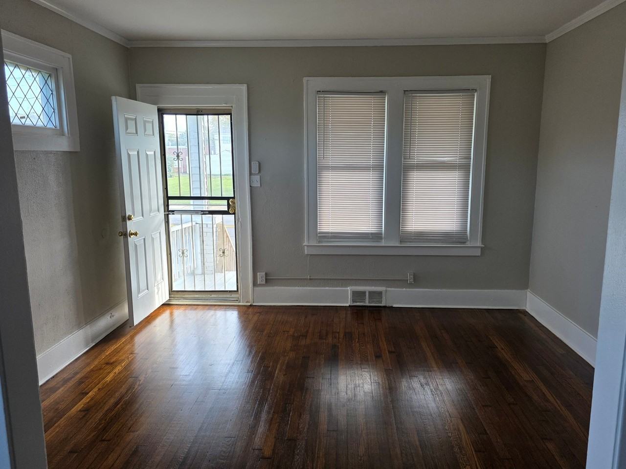 2641 Alter Rd - Photo 4 of 14
