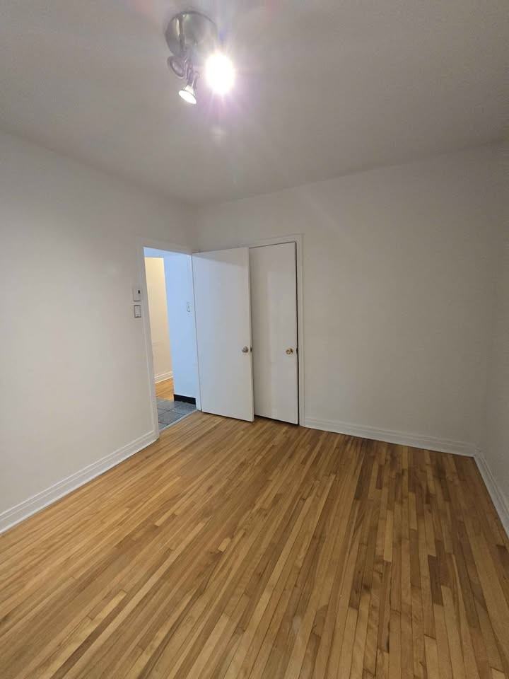 647 Rue Woodland - Photo 2 of 15
