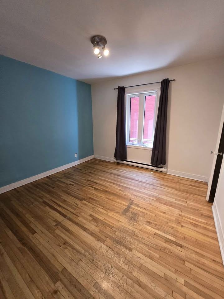 647 Rue Woodland - Photo 4 of 15
