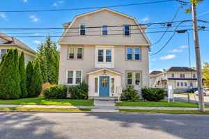 featured image of 1 Park Cir