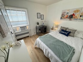featured image of 985 E 1st Ave