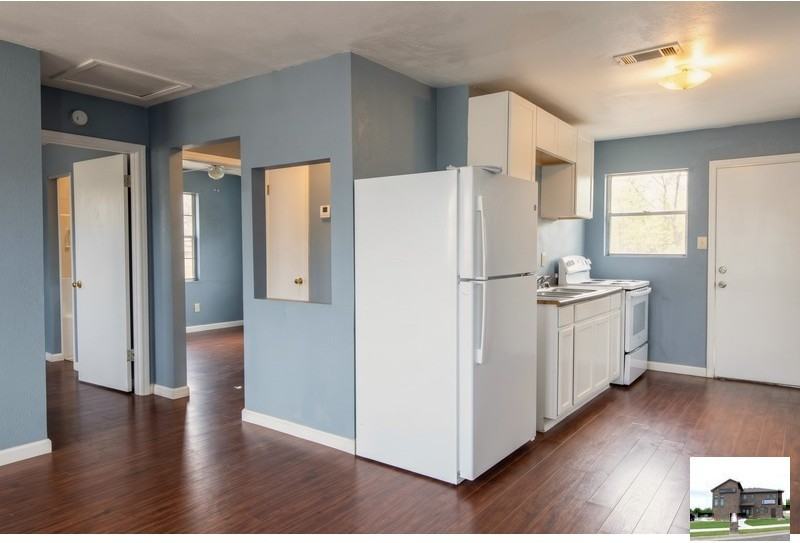 713 W Avenue B - Photo 3 of 36