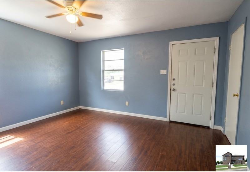 713 W Avenue B - Photo 4 of 36