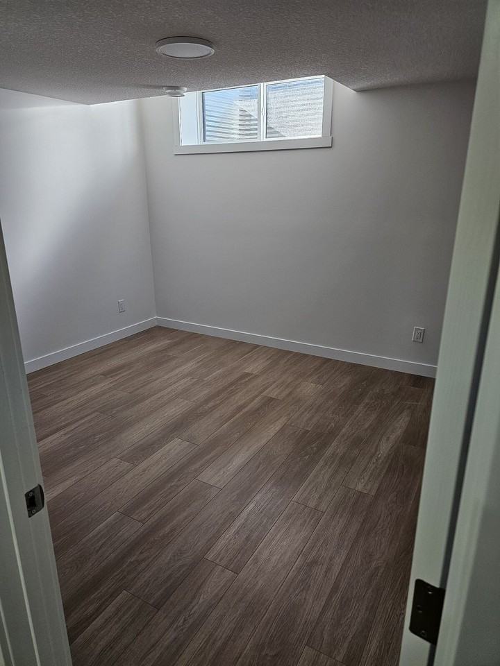 137 Drystone Green Nw - Photo 4 of 5