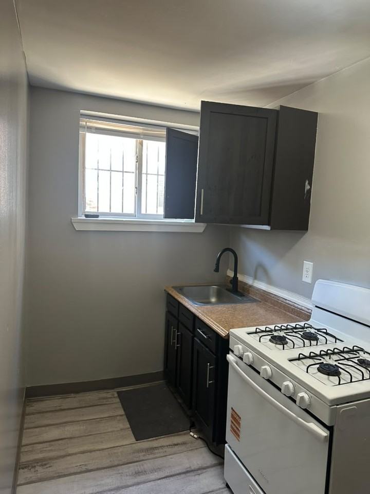 1806 W Champlost St #1 - Photo 2 of 11