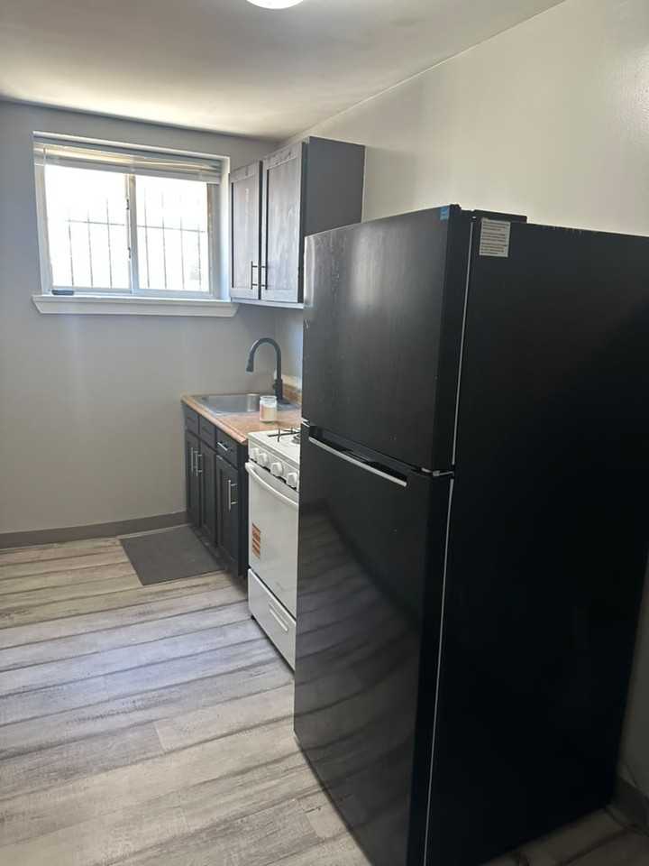 1806 W Champlost St #1 - Photo 4 of 11