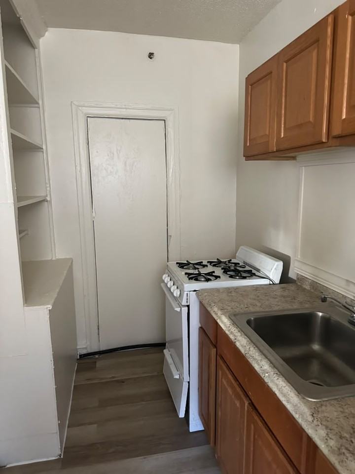 1806 W Champlost St #1 - Photo 5 of 11