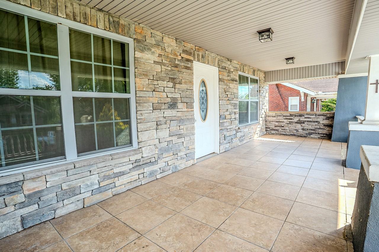 2818 Linden Ave #NA - Photo 3 of 30