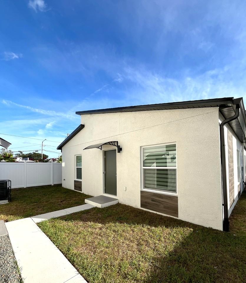 925 13th Ave S #NA - Photo 4 of 10