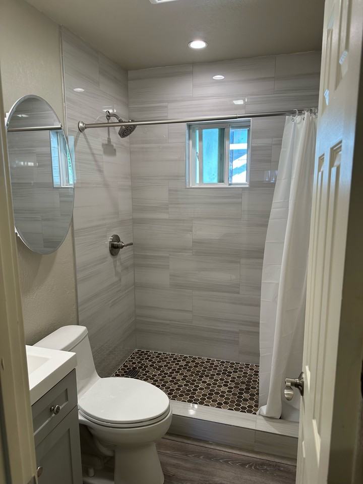 1227 Gordon Ave #A - Photo 2 of 9
