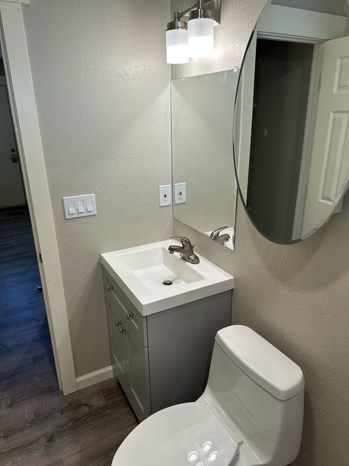 1227 Gordon Ave #A - Photo 7 of 9