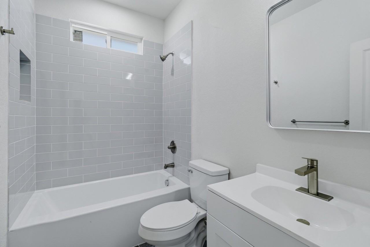 458 Blue Bonnet St #101 - Photo 4 of 13