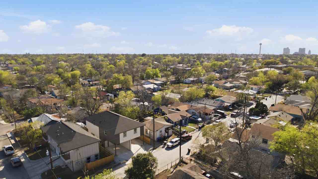 458 Blue Bonnet St #101 - Photo 5 of 13