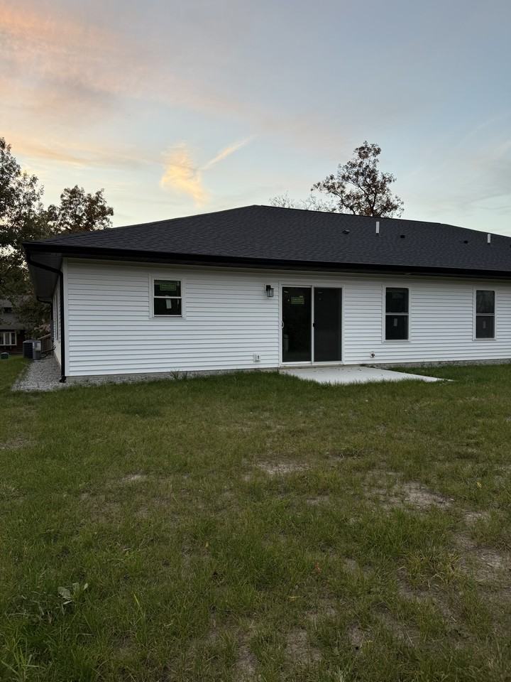 345 Norris Ct - Photo 2 of 20