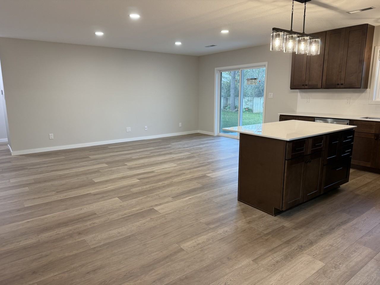 345 Norris Ct - Photo 4 of 20