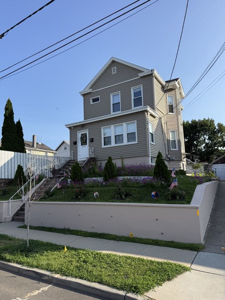 452 3rd Ave #2 - Photo 4 of 12