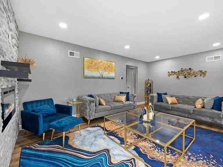 4067 N 44th St #NA - Photo 3 of 22