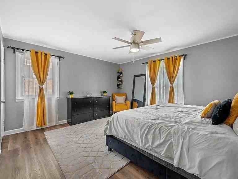 4067 N 44th St #NA - Photo 4 of 22