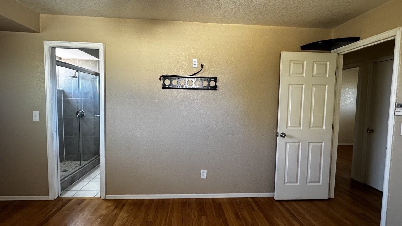 522 Deframe Ct #NA - Photo 6 of 12