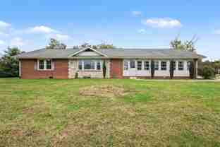 8 Fairfax Cir - Photo 1 of 1