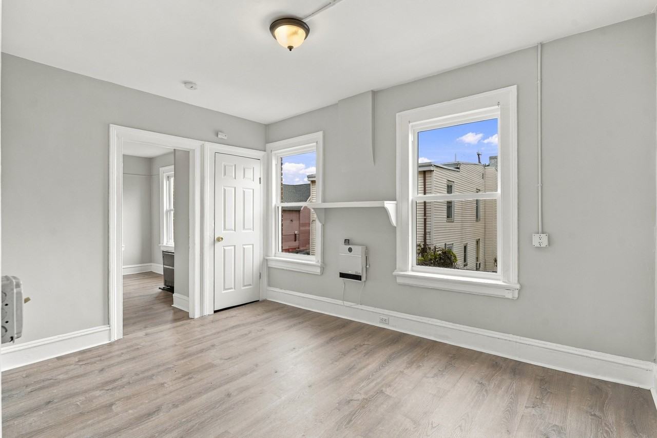 177 W Parmenter St #3 - Photo 2 of 13