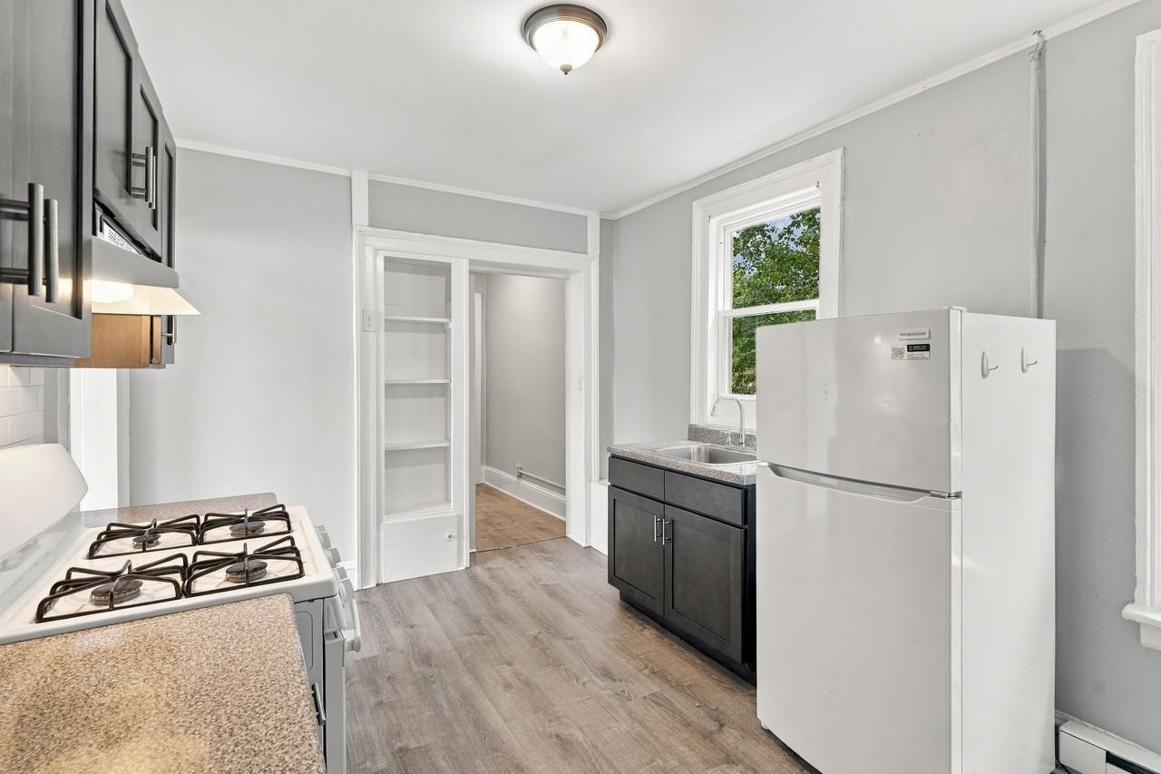 177 W Parmenter St #3 - Photo 7 of 13