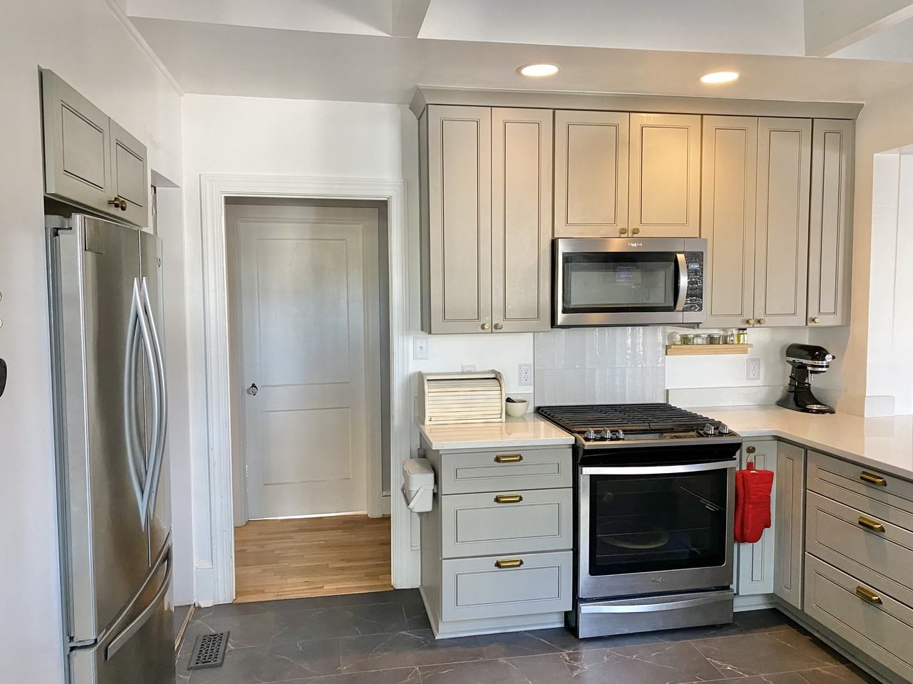 1811 E North St #NA - Photo 7 of 20