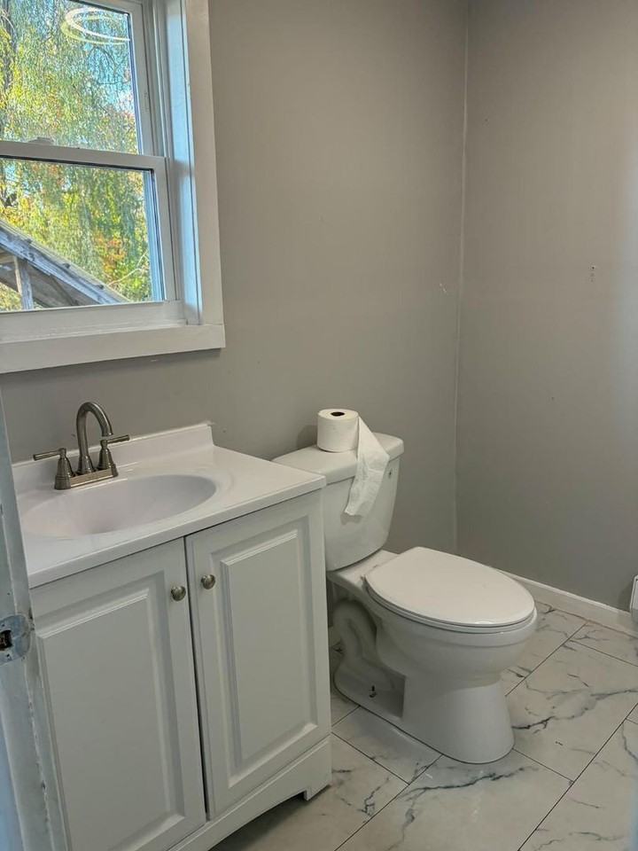 31 Freedom St - Photo 7 of 9