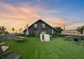 featured image of 2928 1/2 Walton Ave