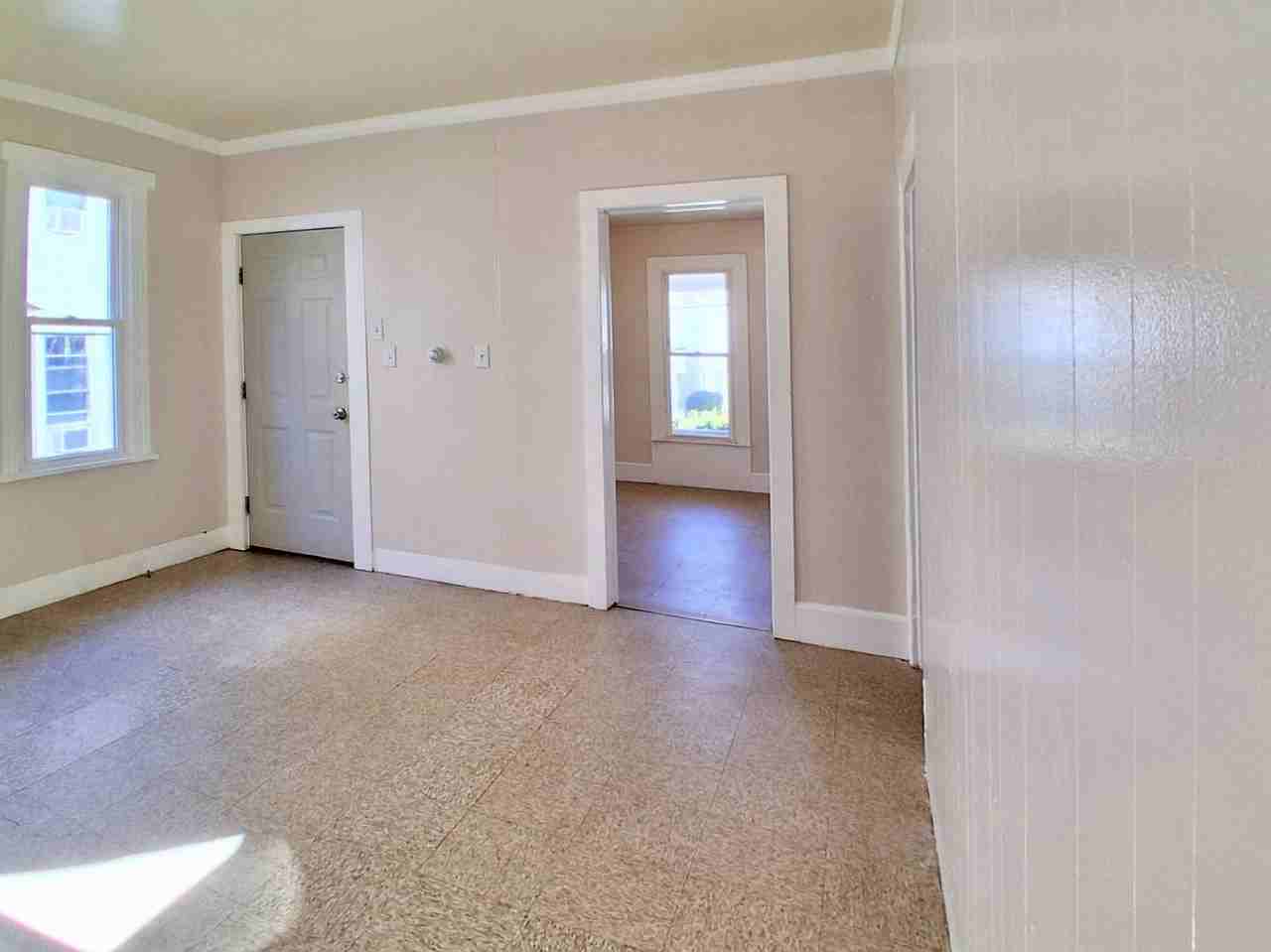 231 Cohansey St - Photo 4 of 20
