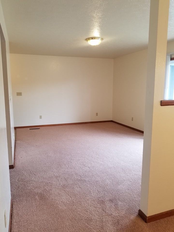 213 Tanglewood Dr #A - Photo 3 of 11