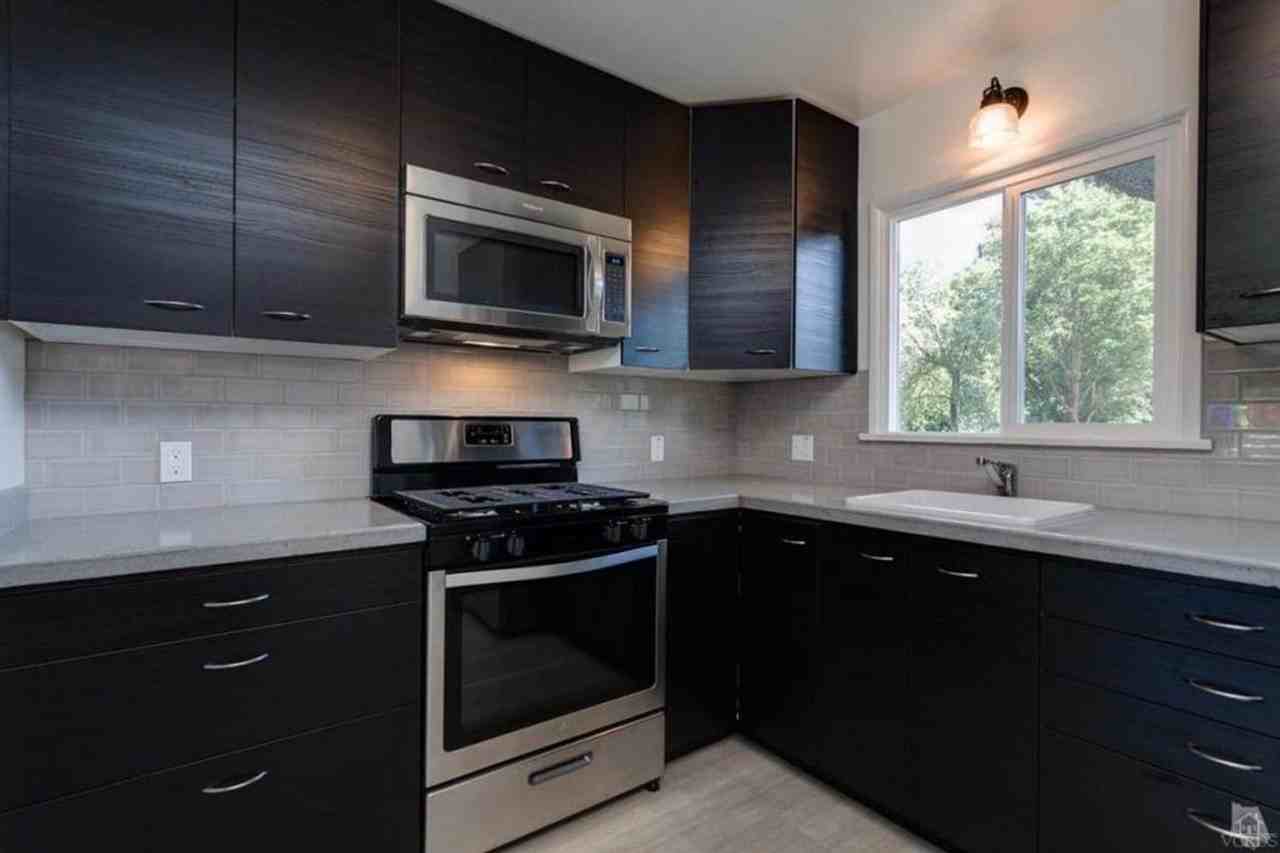 623 Fernando St - Photo 5 of 11