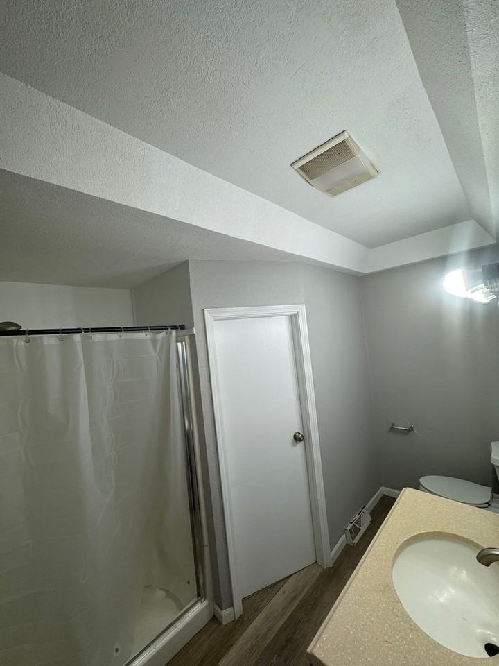 505 W 1st St - Photo 7 of 12