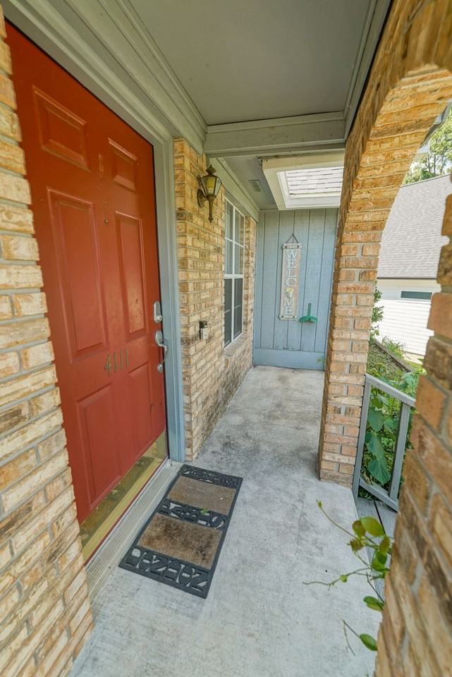 4111 Stag Run Ct - Photo 3 of 32