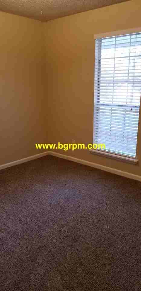 70 Creekwood Dr - Photo 3 of 13