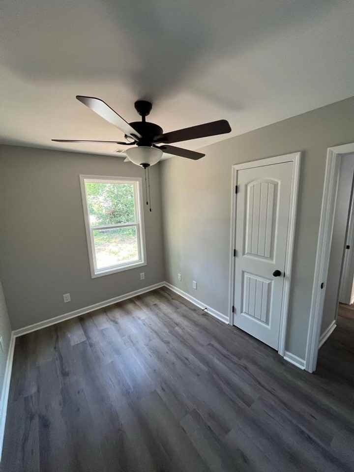 320 S Magnolia St - Photo 2 of 8