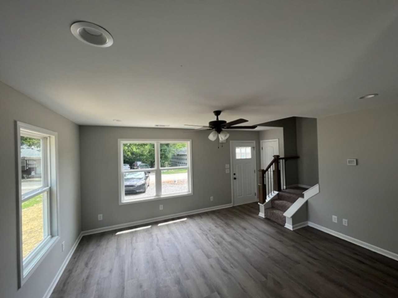 320 S Magnolia St - Photo 3 of 8