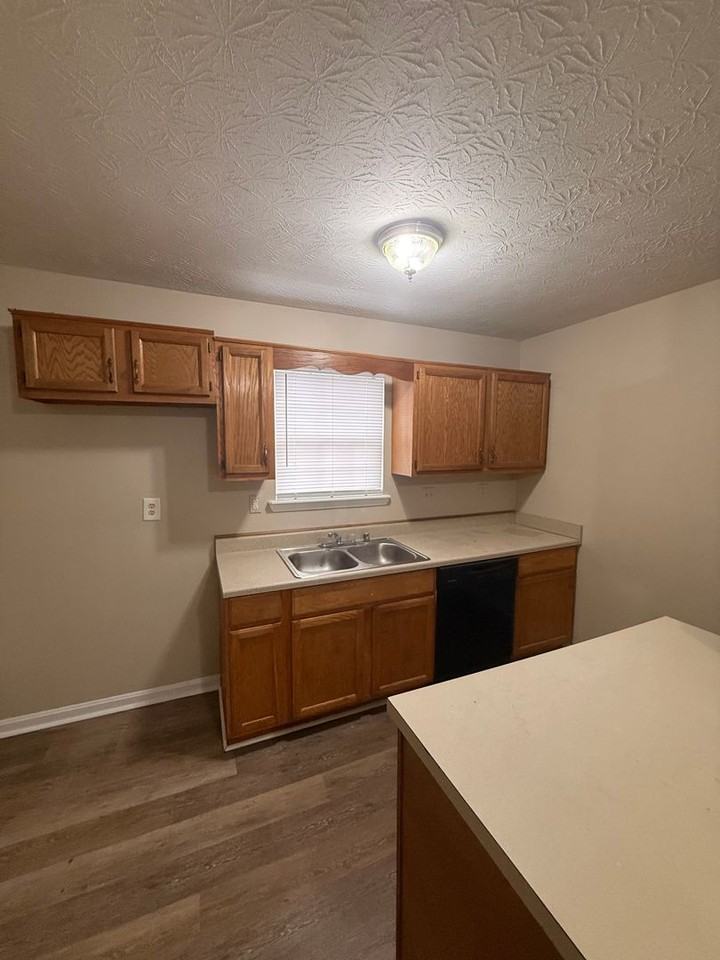 9503 Cooper Chase Ct - Photo 4 of 11