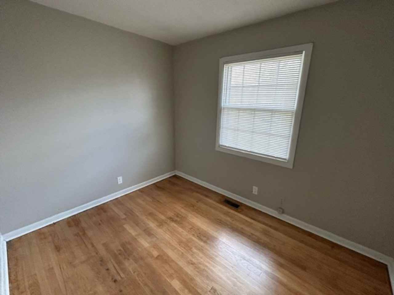 613 Royal Oak Dr Nw - Photo 7 of 11