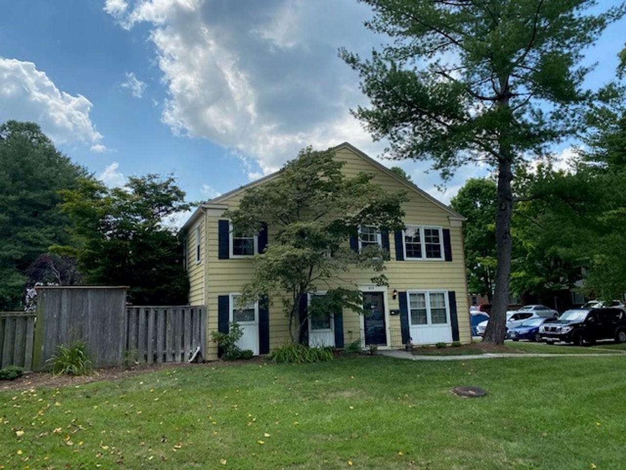 613 Cambridge Rd - Photo 2 of 3