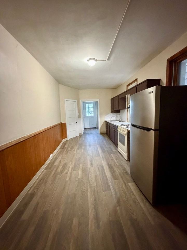28 Butler St - Photo 6 of 20