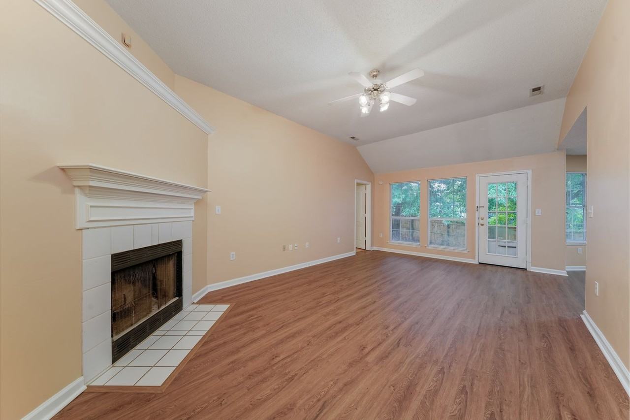 150 Liberty Dr - Photo 2 of 13