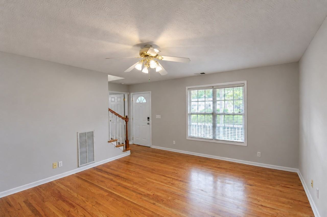 1128 Blaine Ave - Photo 4 of 41